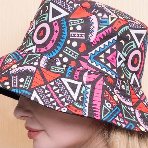 Geometric patterned bucket hat - Picture 2 of 3
